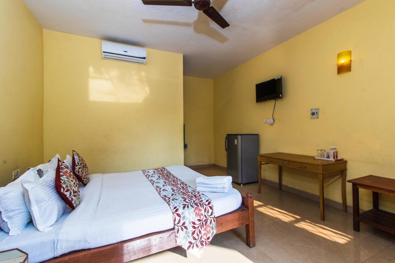 Larios Beach Holidays Resort Baga Exterior foto