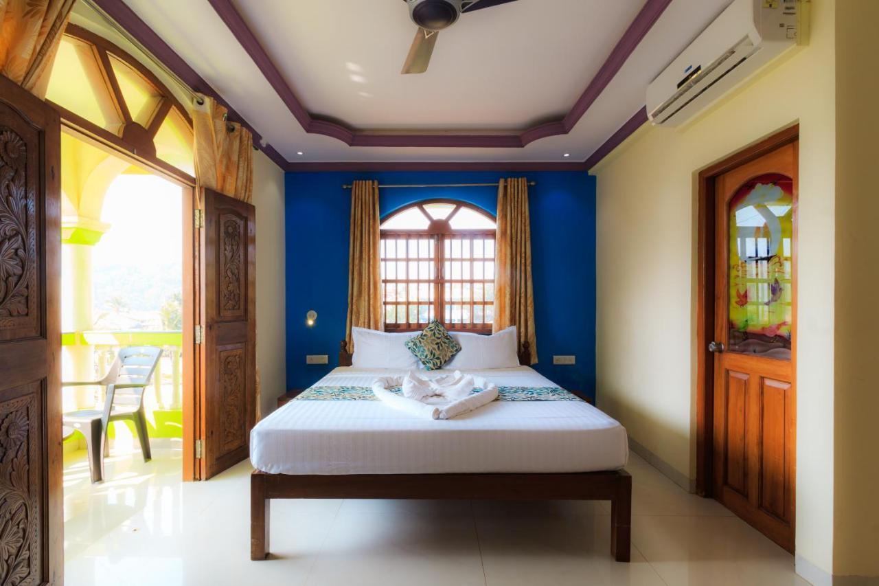 Larios Beach Holidays Resort Baga Exterior foto