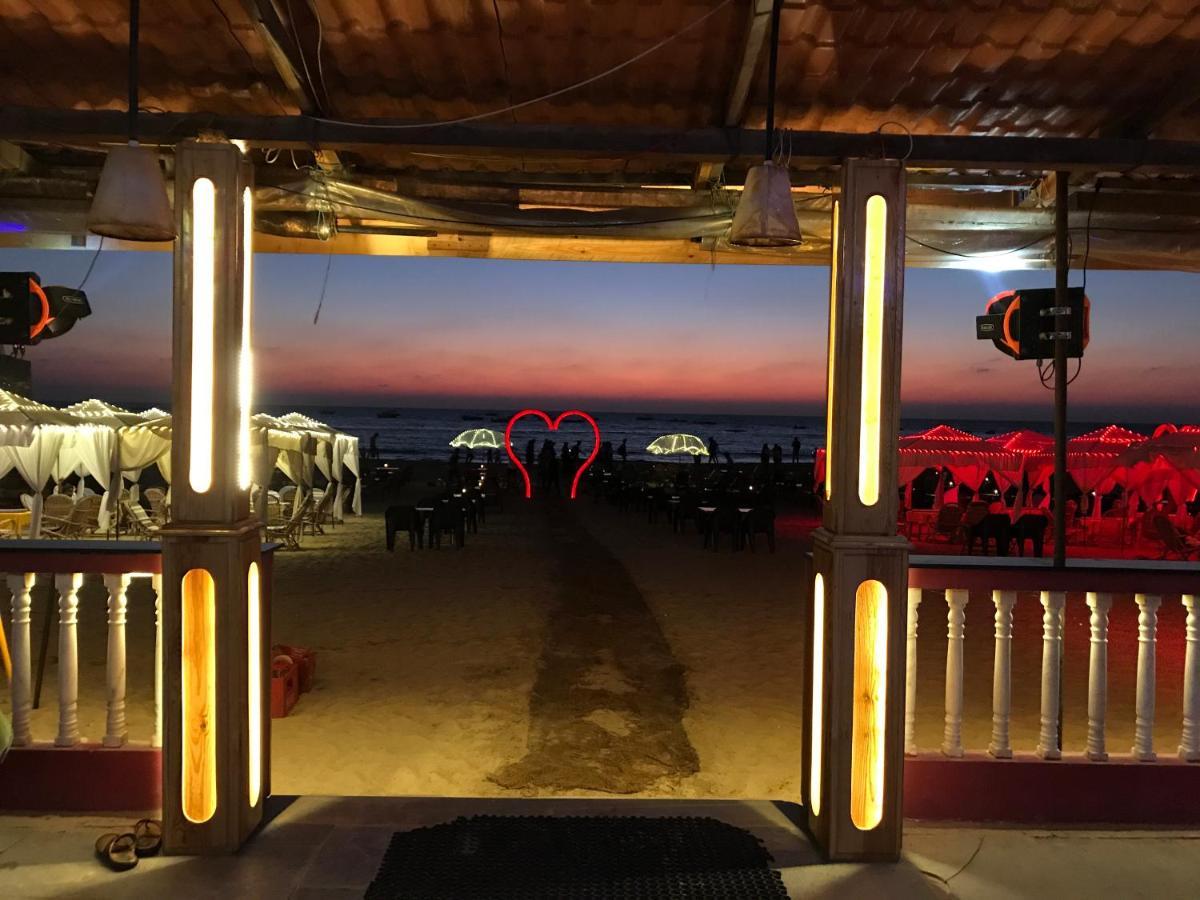Larios Beach Holidays Resort Baga Exterior foto