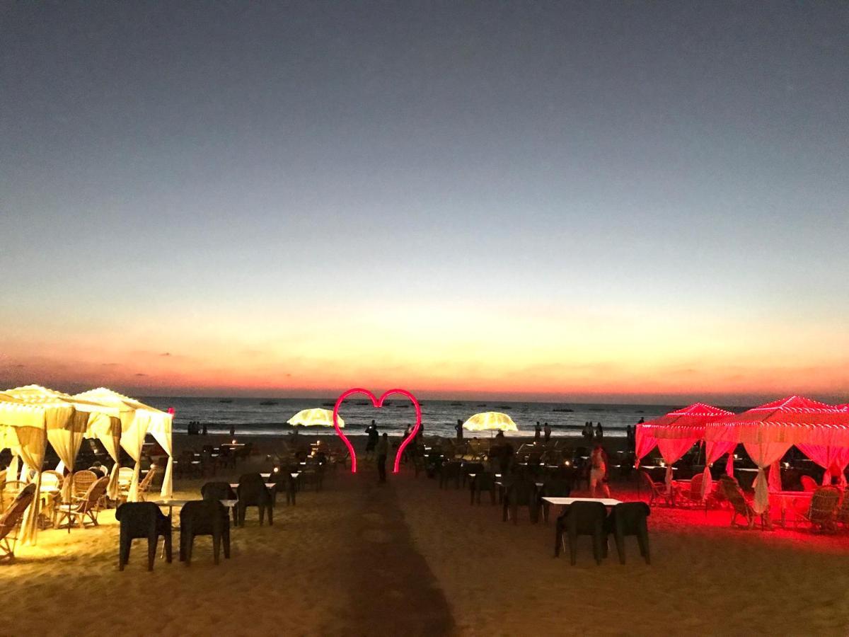 Larios Beach Holidays Resort Baga Exterior foto