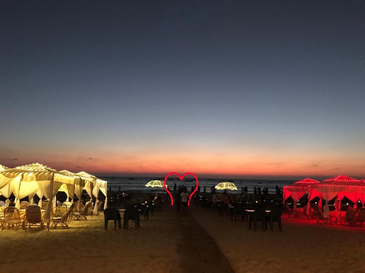 Larios Beach Holidays Resort Baga Exterior foto