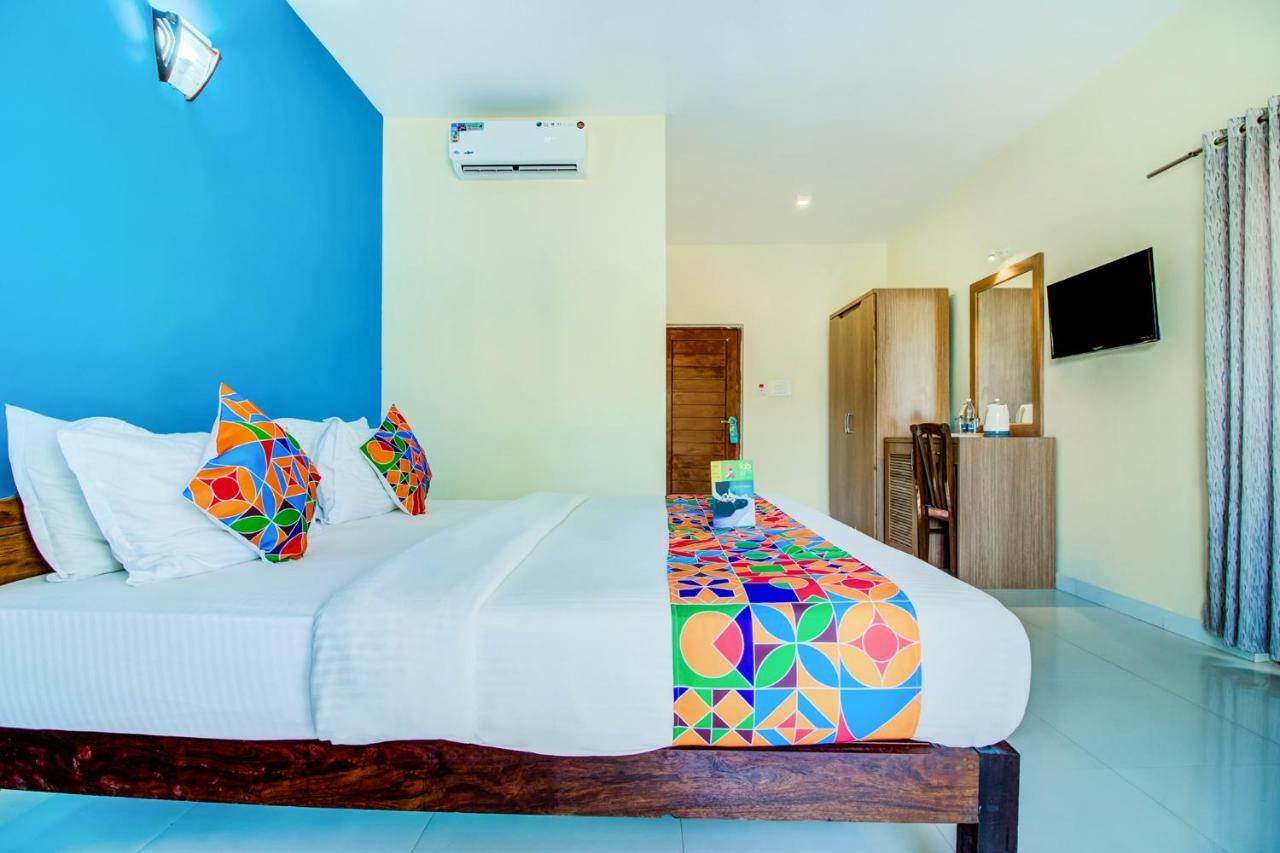 Larios Beach Holidays Resort Baga Exterior foto