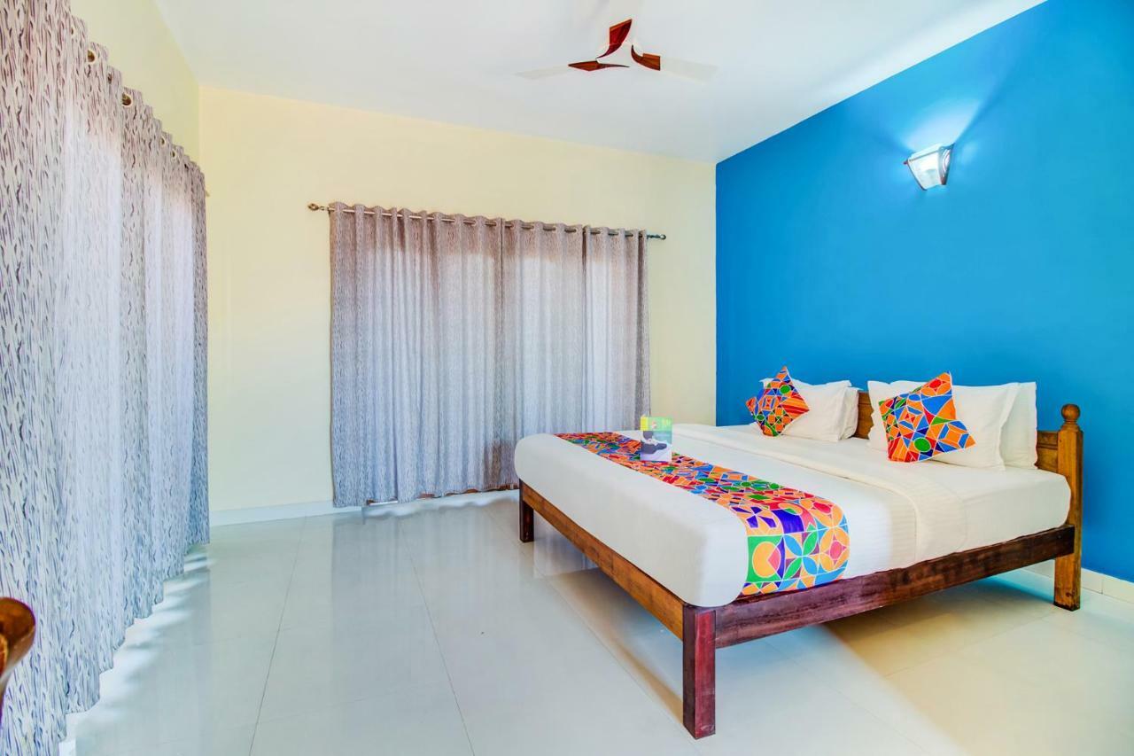 Larios Beach Holidays Resort Baga Exterior foto